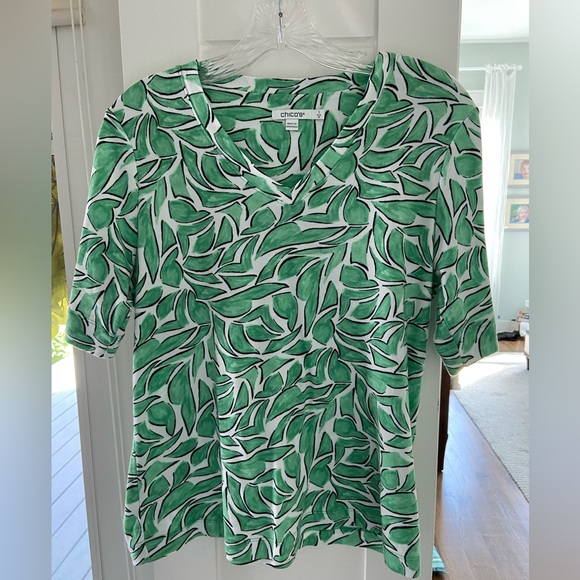 Chico’s, leaf print, top. Size 1 (M) - Picture 1 of 3